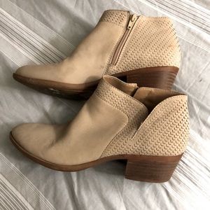 Women’s ankle booties